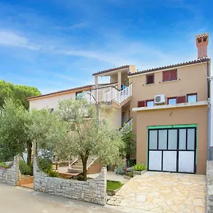 https://apartments-armando.pula-hotels.org