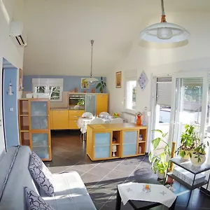 Leni Apartment